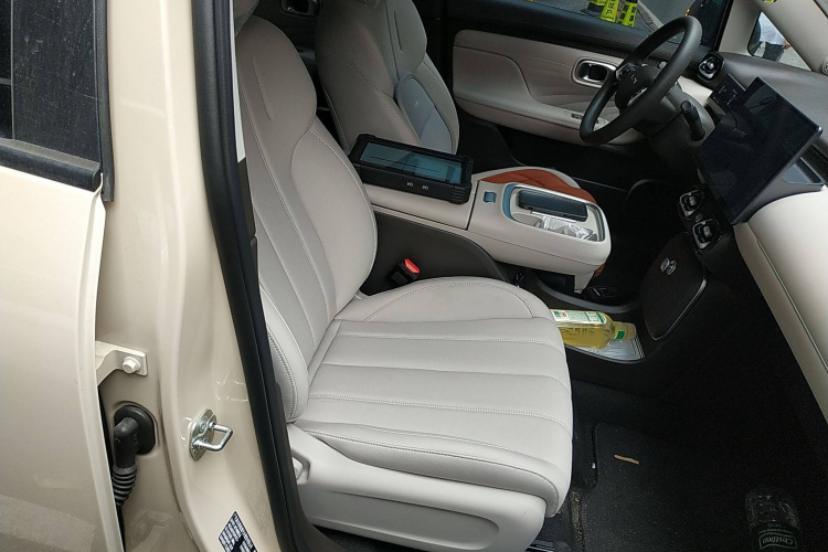 埃安 AION UT 2025款 330星辉版局部细节41