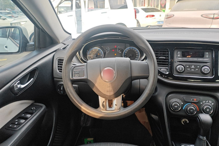 菲亚特 菲翔 2015款 1.4T 自动悦享版中控内饰13