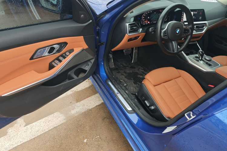 宝马3系 2021款 330i M运动曜夜套装中控内饰20