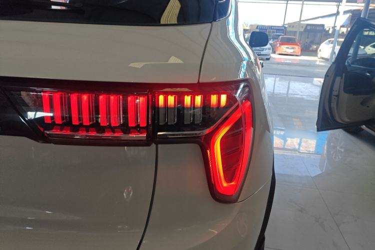 领克01 2018款 2.0T 两驱型+版车身外观6006