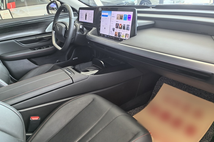 小鹏P7 2020款 586N中控内饰7006