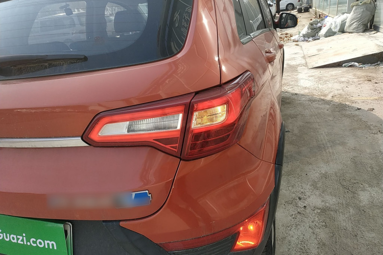 北汽新能源EX 2018款 EX360 新尚版车身外观6006