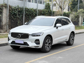 沃尔沃XC60 2025款 B5 四驱智逸豪华版