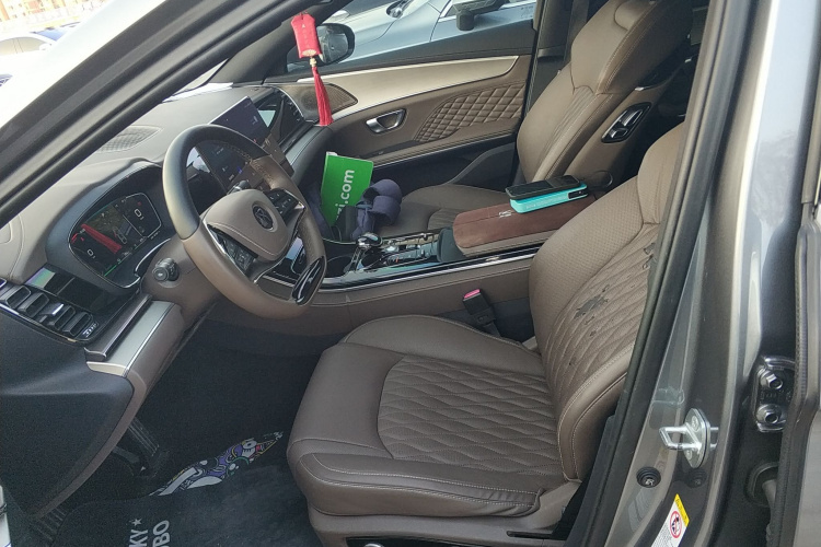 比亚迪 汉 2022款 DM-i 121KM 尊荣型中控内饰19