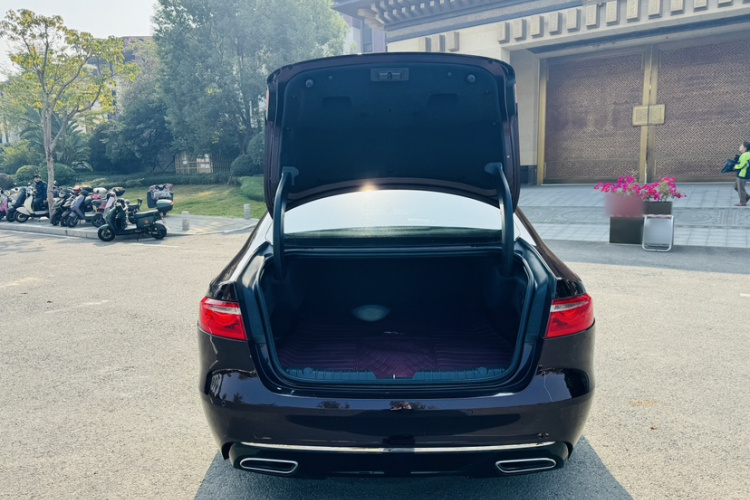 捷豹XFL 2018款 XFL 2.0T 200PS 精英版局部细节23