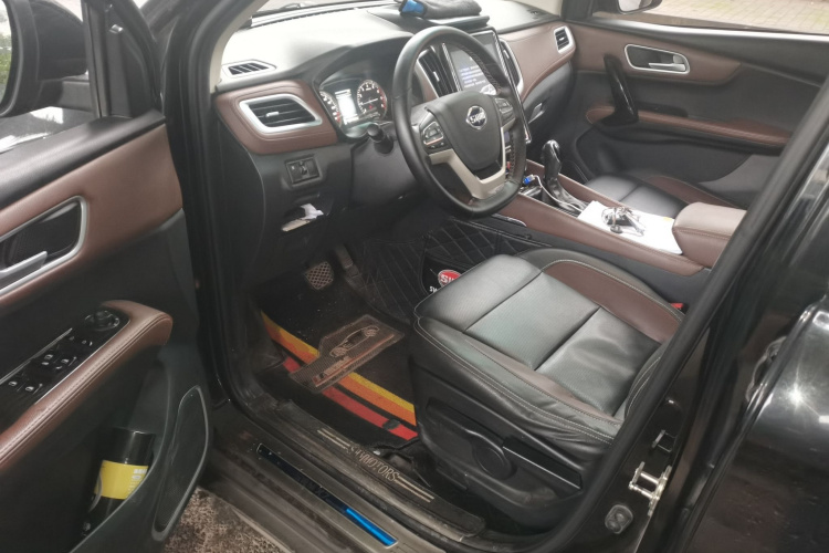 SWM斯威汽车 SWM斯威X7 2017款 1.5T 自动智享型 7座中控内饰20