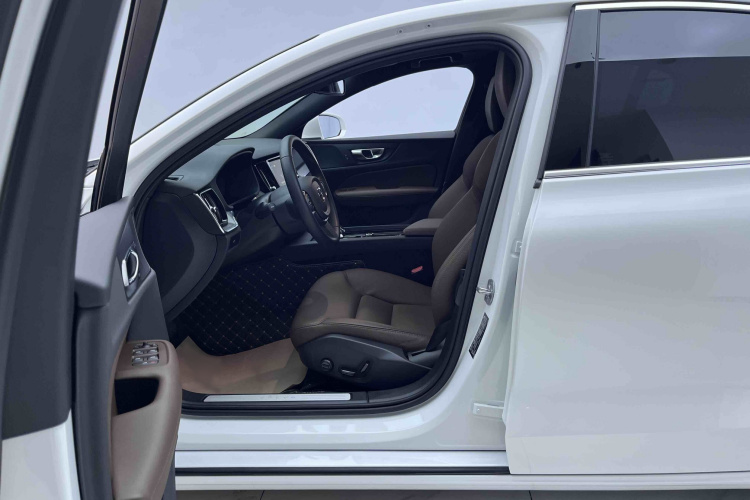 沃尔沃S60 2025款 B4 智逸豪华版中控内饰7001