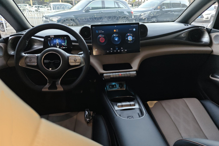 比亚迪 海豚 2023款 420km 时尚版中控内饰12