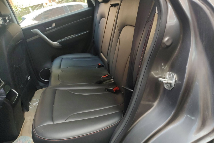 哈弗H6 2017款 蓝标 运动版 1.5T 手动两驱精英型中控内饰7004