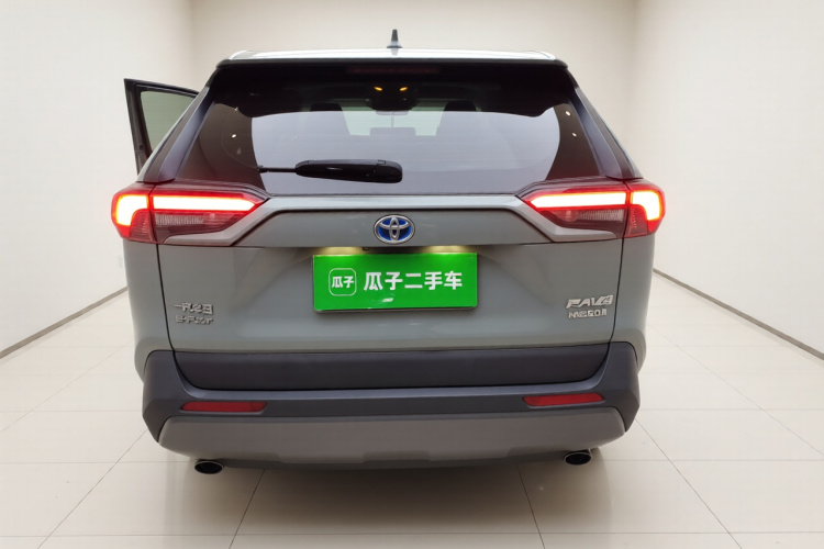 丰田 RAV4荣放 2020款 双擎 2.5L E-CVT四驱精英PLUS版车身外观6