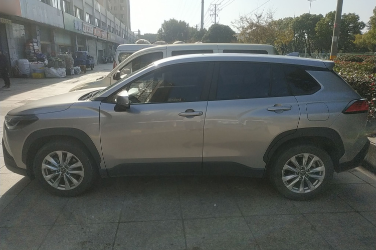 丰田 卡罗拉锐放 2022款 2.0L 先锋版车身外观6003