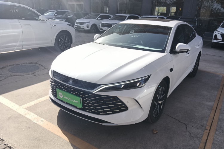 比亚迪 秦L 2025款 DM-i 智驾版 120KM领先型车身外观1