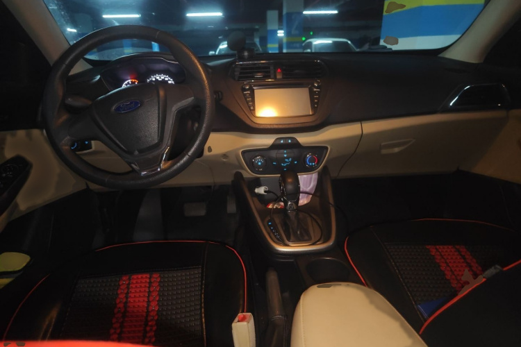 福特 福睿斯 2015款 1.5L 自动舒适型中控内饰7002