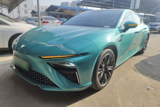 哪吒汽车 哪吒S 2022款 增程版 1160km 后驱中版