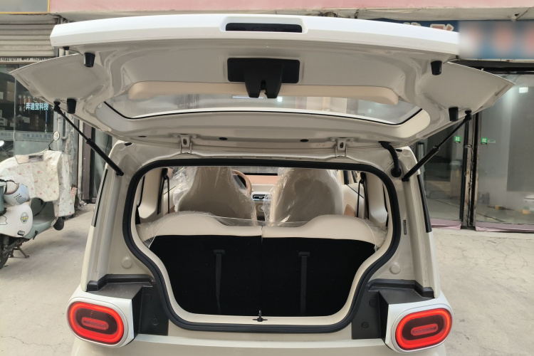 五菱汽车 宏光MINIEV 2024款 第三代 215km 青春版机舱底盘23