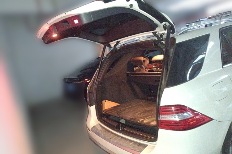 奔驰M级 2012款 ML 350 豪华型局部细节23