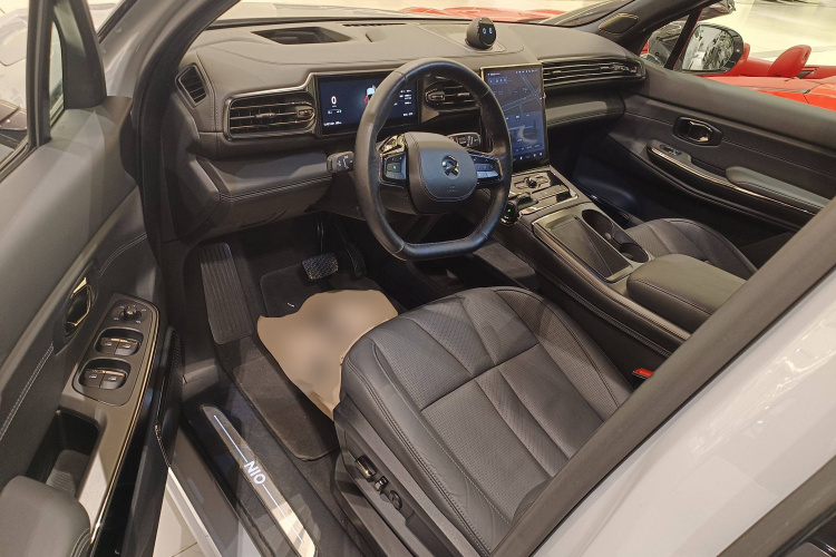 蔚来ES8 2020款 415KM 签名版 六座版中控内饰7003