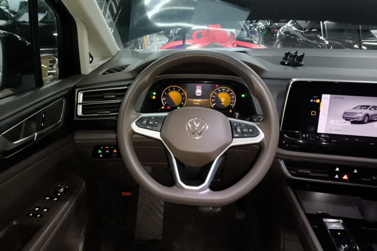 大众 威然 2023款 改款 330TSI 商务版中控内饰13