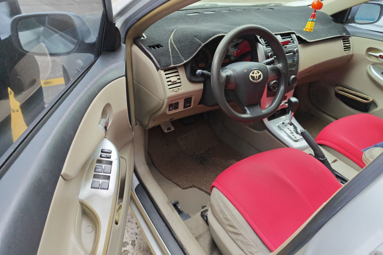 丰田 卡罗拉 2011款 1.6L 自动GL中控内饰7003