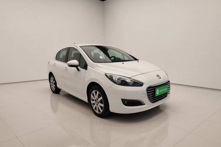 标致308 2014款 乐享版 经典 1.6L 手动风尚型车身外观3