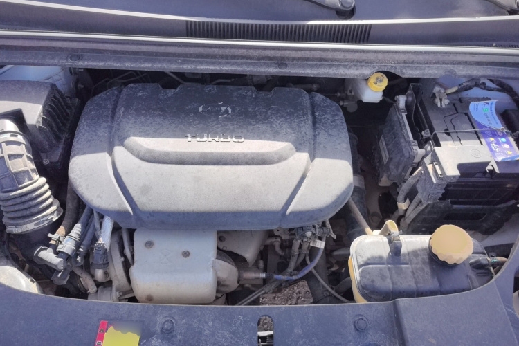 宝骏RM-5 2019款 1.5T 手动24小时在线精英型 6座机舱底盘24