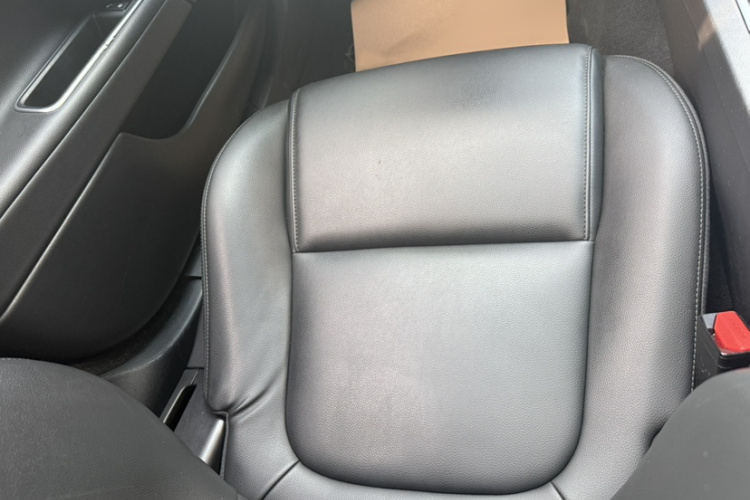 捷豹XEL 2018款 2.0T 200PS 精英版中控内饰7005