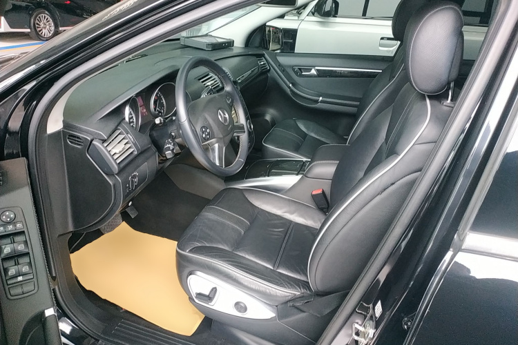 奔驰R级 2017款 R 320 4MATIC 商务型臻藏版局部细节19