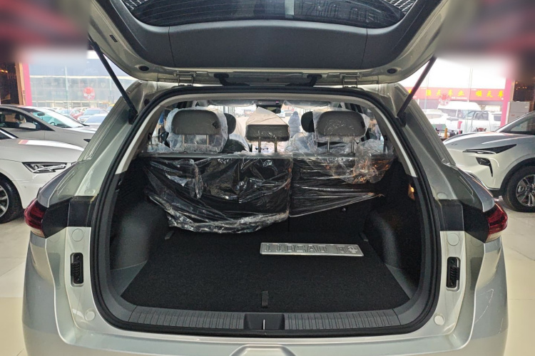 奔腾 悦意03 2025款 565km 乐享版机舱底盘23