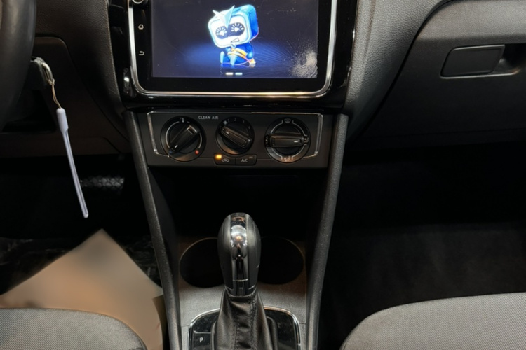 大众 Polo 2016款 1.6L 自动舒适型中控内饰7002