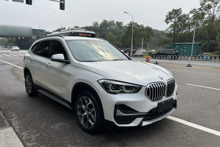 宝马X1 2022款 sDrive20Li 时尚型车身外观6002