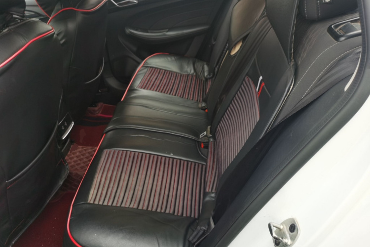 荣威i5 2020款 1.5L 自动4G互联领豪版中控内饰21