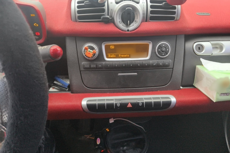 smart fortwo 2011款 1.0 MHD 硬顶激情版局部细节16