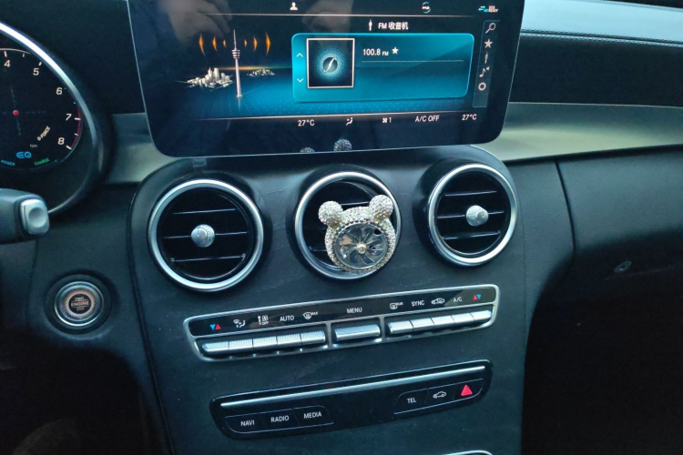 奔驰C级 2020款 C 260 L 运动版局部细节16