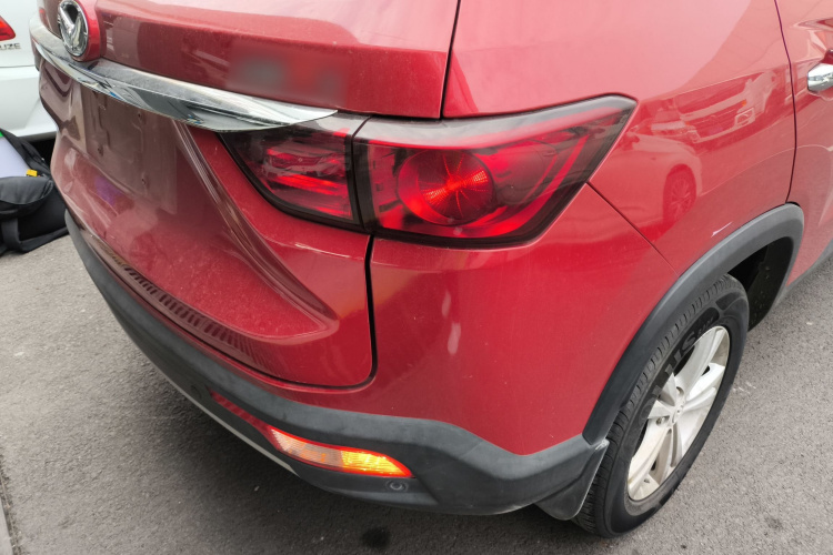 北汽幻速S5 2017款 1.3T 手动尊贵型车身外观9