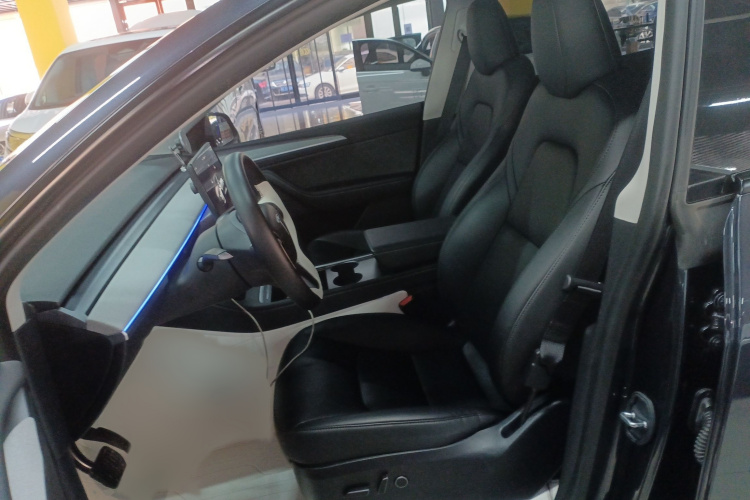 特斯拉 Model Y 2024款 长续航全轮驱动版局部细节19