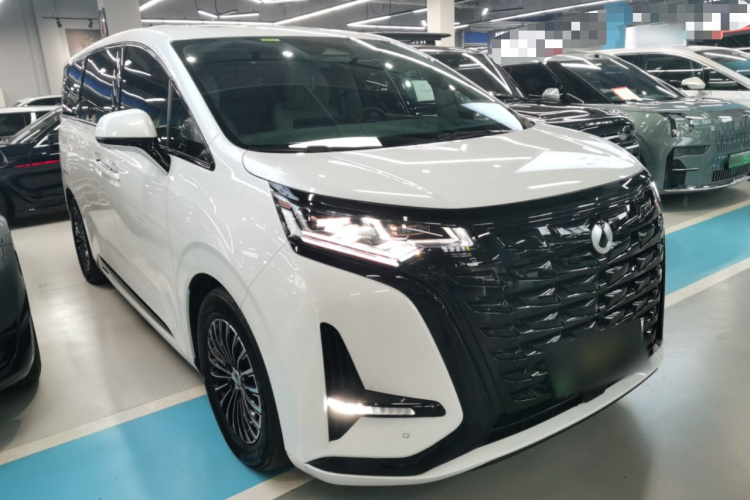 腾势D9 2022款 DM-i 970 四驱尊荣型车身外观3