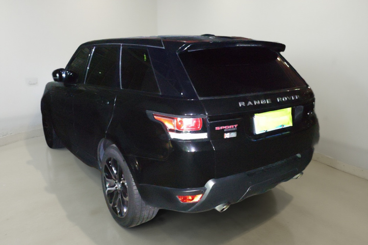 路虎 揽胜运动版 2016款 3.0 SC V6 HSE DYNAMIC车身外观5