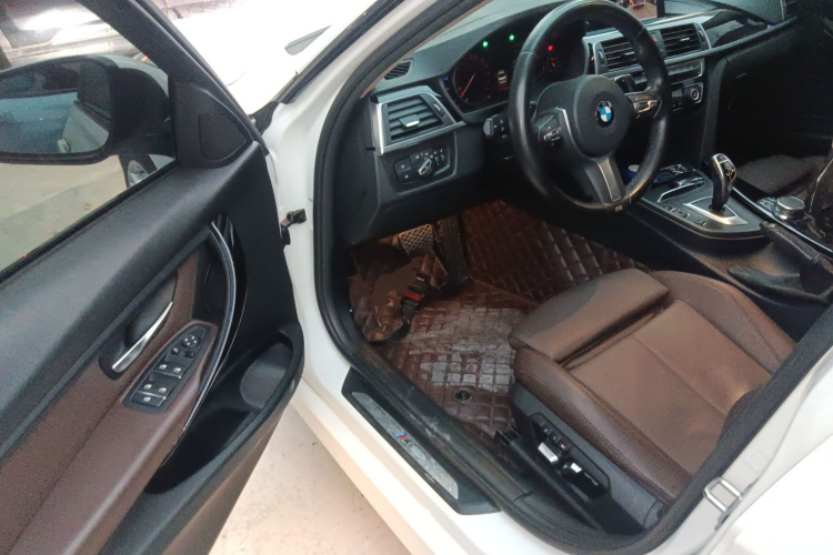 宝马3系 2019款 320Li M运动套装中控内饰20