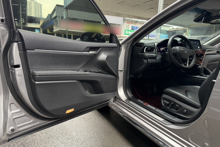 丰田 凯美瑞 2023款 2.5G 豪华版中控内饰7004