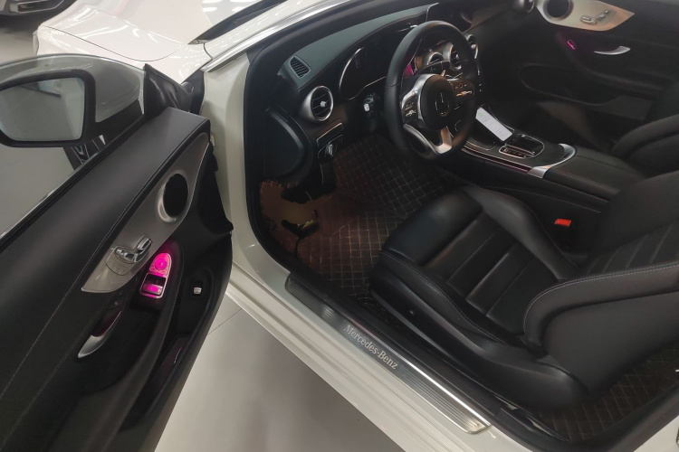 奔驰C级(进口) 2020款 C 260 轿跑车中控内饰20