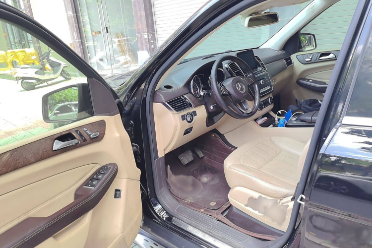 奔驰GLE 2017款 GLE 400 4MATIC中控内饰7003