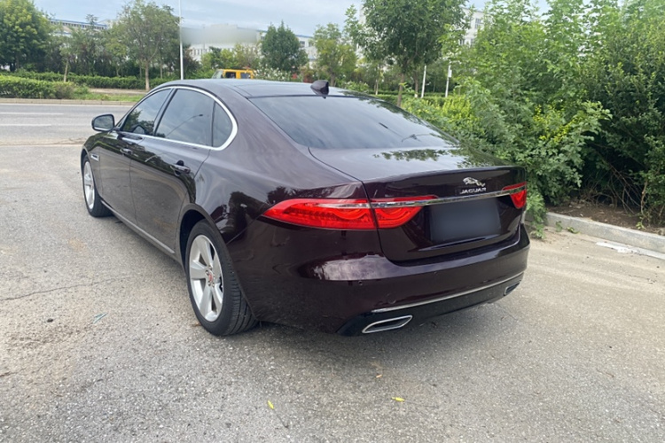 捷豹XFL 2020款 XFL 2.0T P200 两驱精英版车身外观6004
