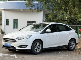 福特 福克斯 2017款 三厢 1.6L 自动风尚型智行版