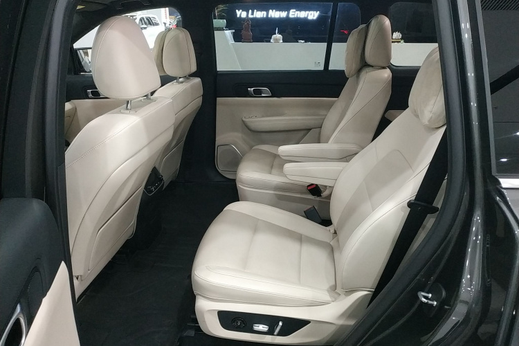 理想汽车 理想ONE 2021款 增程6座版中控内饰7003