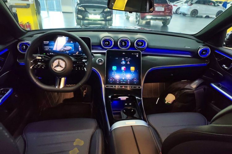 奔驰C级 2025款 C 260 L 运动版中控内饰12