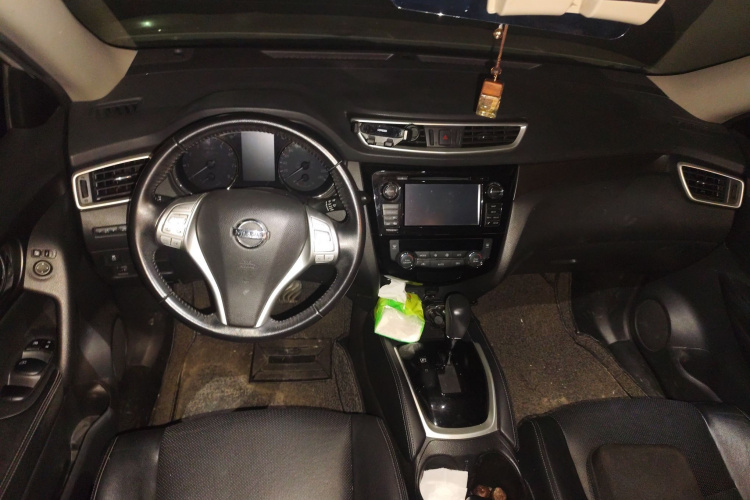 日产 奇骏 2014款 2.0L CVT智领版 2WD中控内饰7002