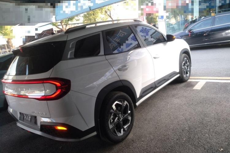 北京现代ix35 2023款 沐飒 2.0L 豪华版DLX车身外观7