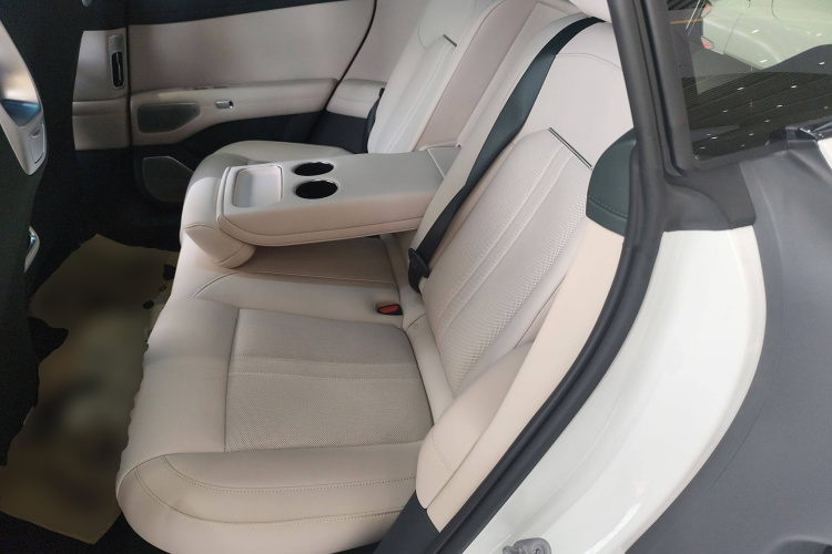 小米汽车 小米YU7 2025款 超长续航高性能四驱Max版中控内饰21