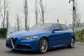 阿尔法·罗密欧 Giulia朱丽叶 2017款 2.0T 280HP 豪华版