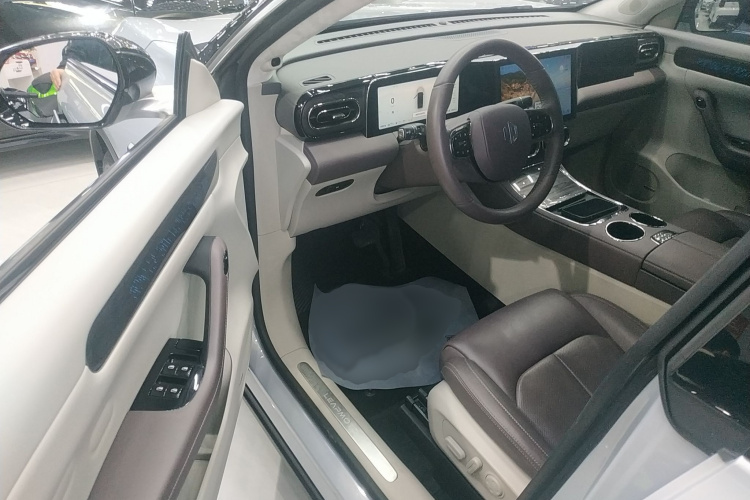 零跑汽车 零跑C11 2023款 增程 285智享版中控内饰7003